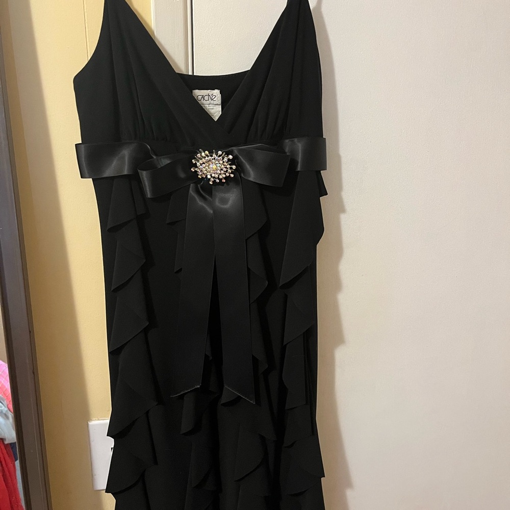 Elegant Black Dress with Bow Detail
